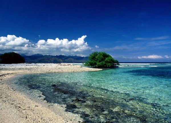 Pasir putih Pulau Lombok